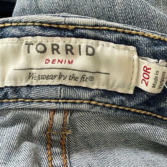 Torrid Boyfriend Stretch Mid-Rise Rip & Repair Jeans Plus 20 R Whiskers Stitched - Picture 11 of 16